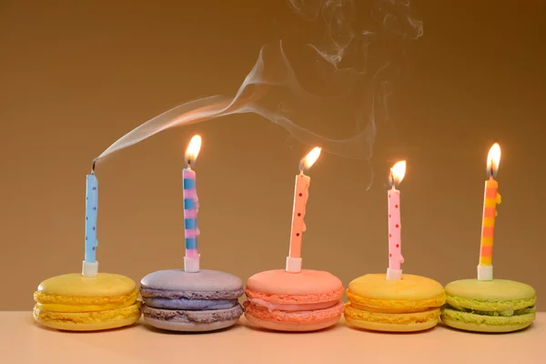 Coloridos macarones de cumpleaños —  Fotos de Stock