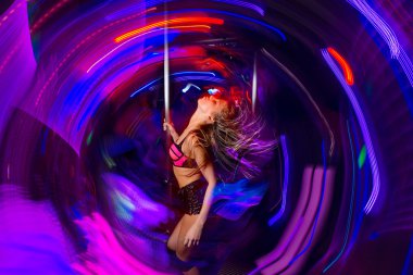 dansçı gece kulübü