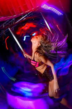 dansçı gece kulübü