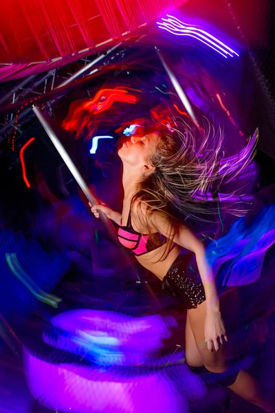 dansçı gece kulübü