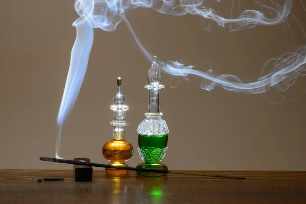 Parfüm ve duman — Stok fotoğraf