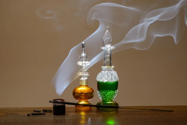 Parfüm ve duman — Stok fotoğraf
