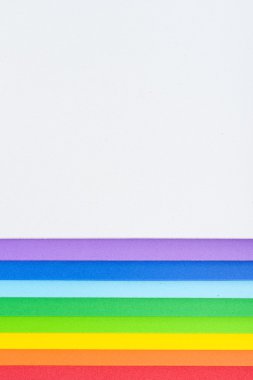 Hücresel kauçuk yanardöner renkleri