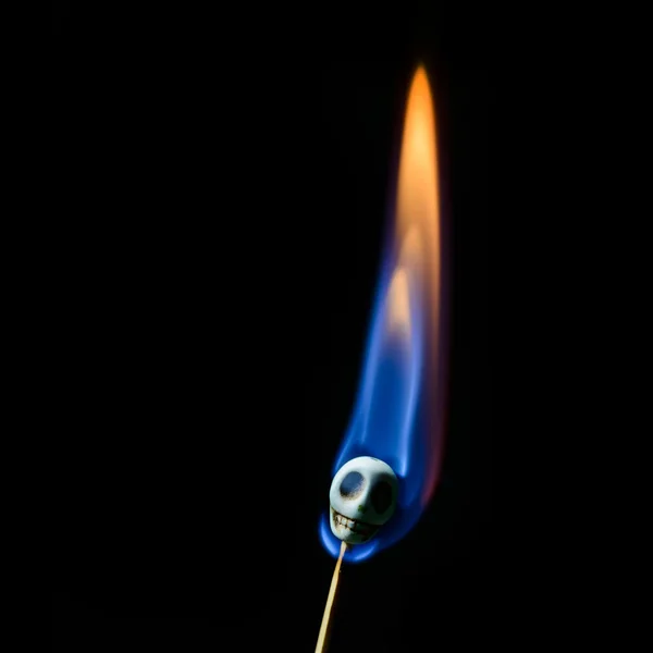 Caveira em chamas — Fotografia de Stock