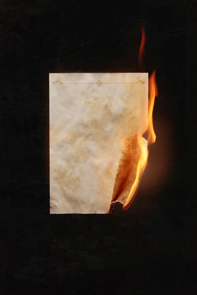 Burning sheet of paper — Stock Photo, Image