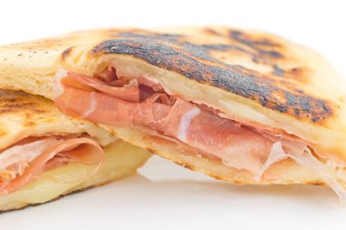 Jambonlu ekmek.