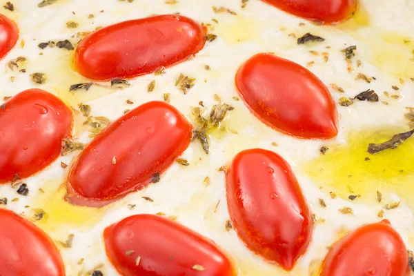 Focaccia s rajčaty a oregánem — Stock fotografie