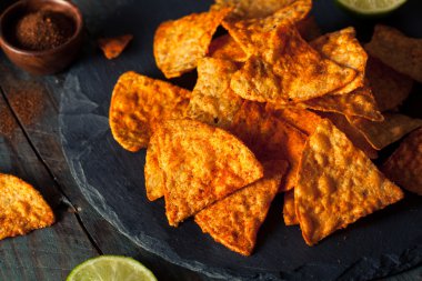 Ev yapımı biber kireç Tortilla cips