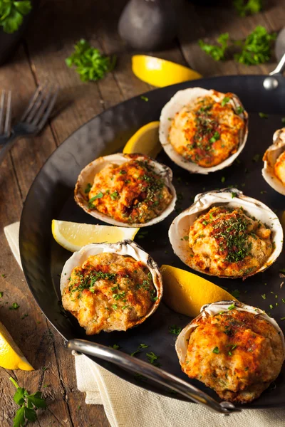 Limon ile ev yapımı fırında istiridye