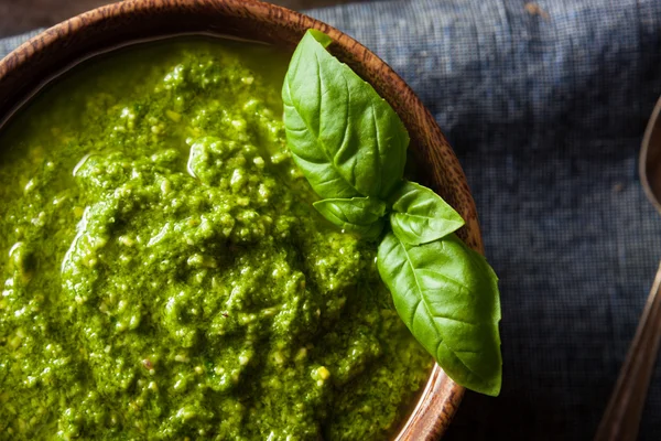 Pesto verde biologico crudo — Foto Stock