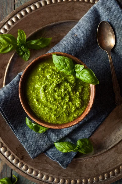 Pesto verde orgânico cru — Fotografia de Stock