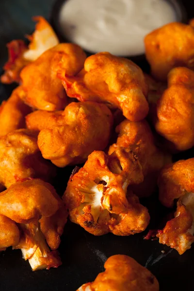Spicy Breaded Buffalo Chicken Cauliflower — Stock Photo, Image