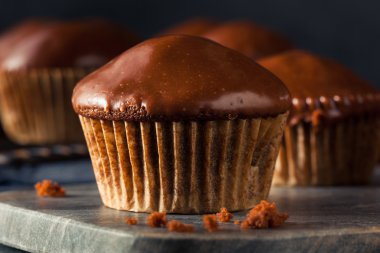 Ev yapımı koyu çikolata Cupcakes