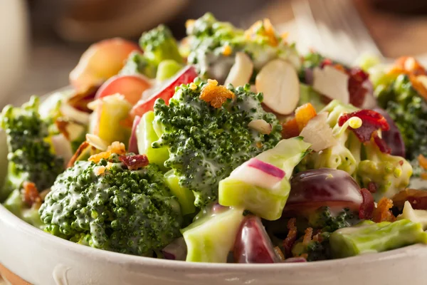 Ensalada de brócoli verde casera —  Fotos de Stock