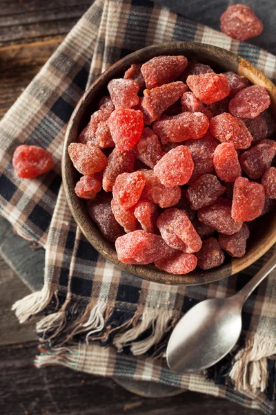 Trockene Bio-Erdbeeren mit Zucker — Stockfoto