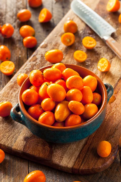 Сирі органічних помаранчевий Kumquats — стокове фото