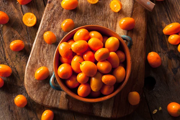 Raw Organic Orange Kumquats — Stock Photo, Image