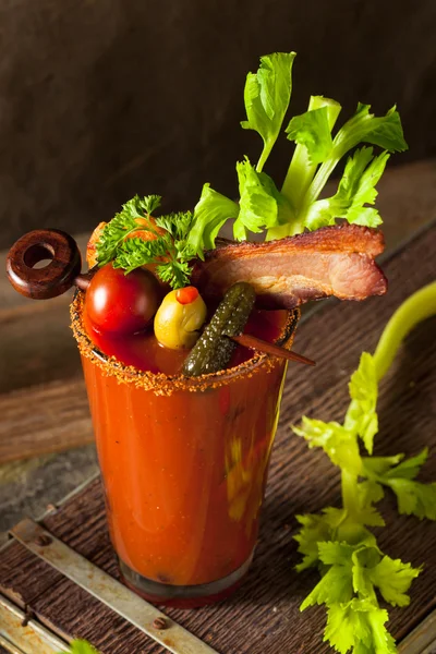 Hemgjord Bacon kryddig Vodka Bloody Mary — Stockfoto