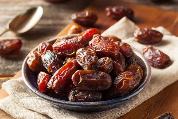 Fechas de Medjool orgánicas crudas — Foto de Stock