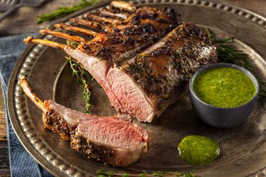 Ev yapımı ot kuzu kızartma