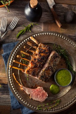 Ev yapımı ot kuzu kızartma