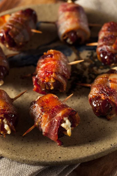 Zelfgemaakte Bacon Wrapped Dates — Stockfoto