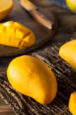 Ham organik sarı Mango