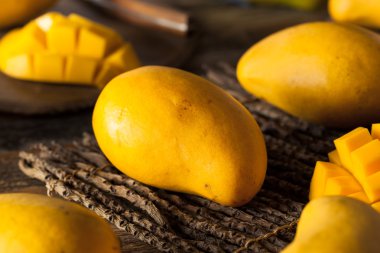 Ham organik sarı Mango