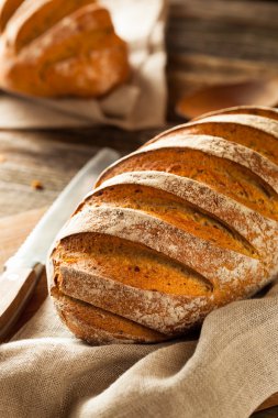 Ev yapımı çavdar ekmek