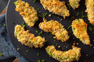 Ev yapımı ekmekli kızarmış avokado patates kızartması