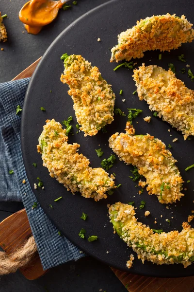 Papas fritas de aguacate hechas en casa —  Fotos de Stock