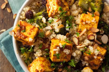 Ev yapımı Quinoa Tofu kase