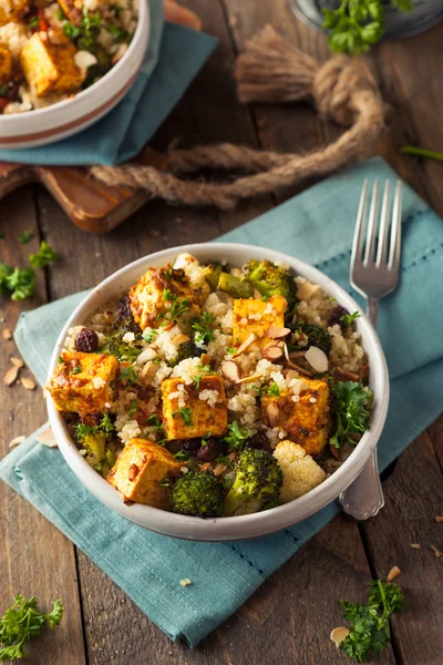 Tazón de tofu de quinua hecho en casa — Foto de Stock