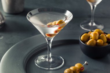 Klasik sarsılmış SEK Vodka Martini
