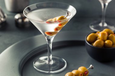 Klasik sarsılmış SEK Vodka Martini