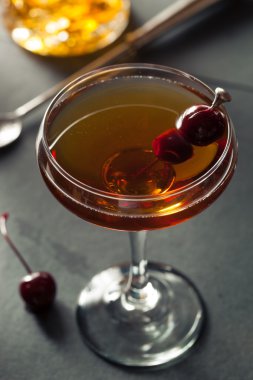 Ev yapımı çavdar Bourbon Manhattan