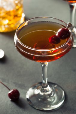 Ev yapımı çavdar Bourbon Manhattan