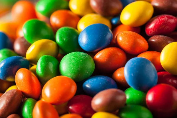 Gökkuşağı renkli şeker çikolata kaplı