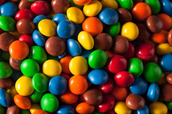 Gökkuşağı renkli şeker çikolata kaplı