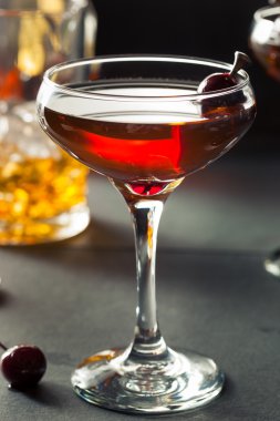 Ev yapımı çavdar Bourbon Manhattan