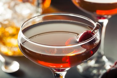 Ev yapımı çavdar Bourbon Manhattan