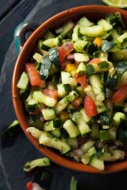 Ham ev yapımı salatalık Pico De Gallo Salsa