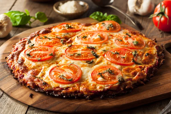 Pizza de crosta de couve-flor Vegan caseiro — Fotografia de Stock