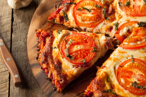 Conopidă vegană de casă Crust Pizza — Fotografie, imagine de stoc
