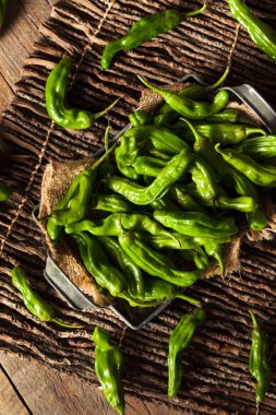 Ham organik yeşil Shashito biber