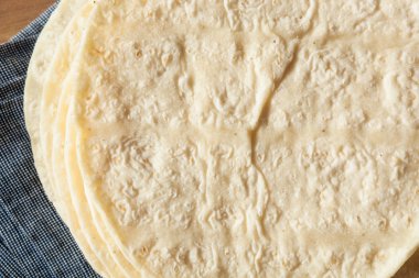 Ev yapımı beyaz mısır ekmeği