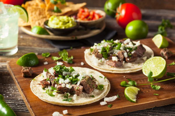 Ev yapımı Carne Asada Street Tacos — Stok fotoğraf