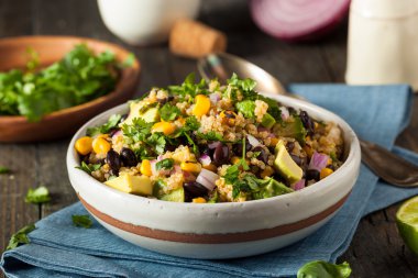 Ev yapımı güneybatı Meksika Quinoa salata