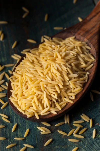 Pastas orgánicas crudas Orzo — Foto de Stock