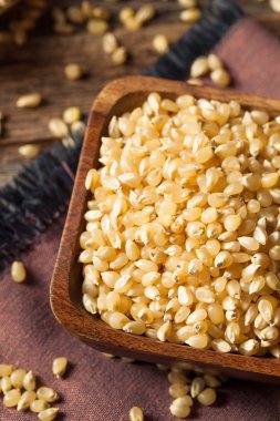 Ham organik beyaz patlamış mısır Kernals